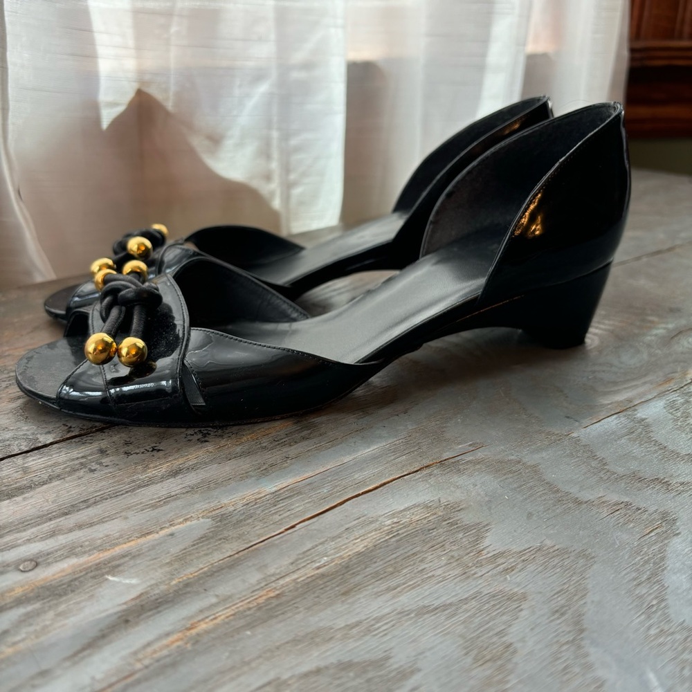 Stuart Weitzman black patent leather kitten heels | size 9 - Picture 3 of 6